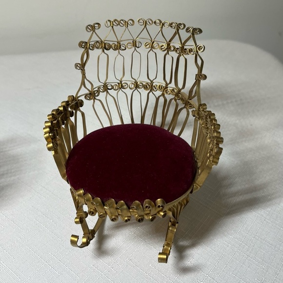 Vintage TRAMP ART QUILLING Doll Furniture
or pincushions. folk tin can ART - Picture 6 of 6